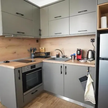 2 Bed - Sleeps 4 Terrace & Pet Friendly Sandanski